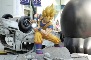 Illustration for article titled One Piece and Dragon Ball Destroy Tokyo Street